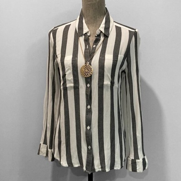 Bp White and Black Striped Button Down Long Sleeve Collared Shirt - Picture 2 of 13